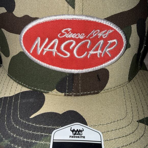 Officially licensed NASCAR camo mesh trucker snapback - Picture 2 of 6